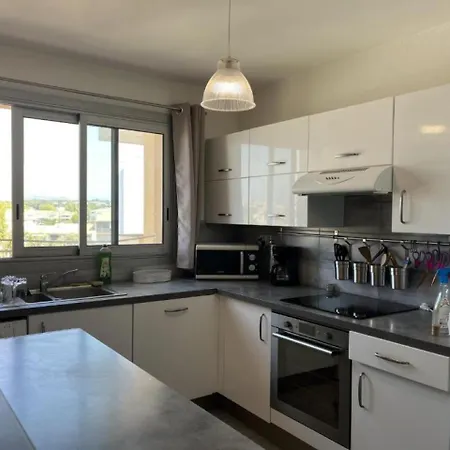 Frejus, 10Min Des Plages, Appartement T3, 5 Pers, Entierement Climatise Avec Parking Prive Appartement
